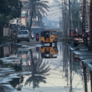 Série-Reflets-Saison-des-pluies-Pierrot-Men-Galerie-21